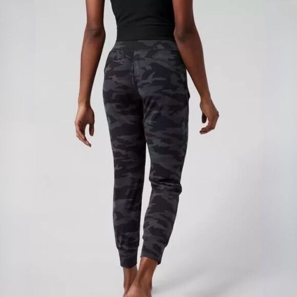 Athleta Salutation Camo Jogger size Medium - Picture 2 of 12